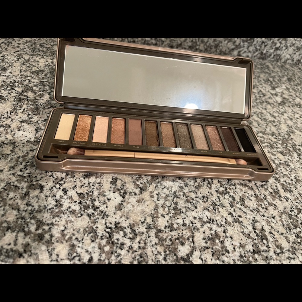 Urban Decay Naked 2 Eyeshadow Palette